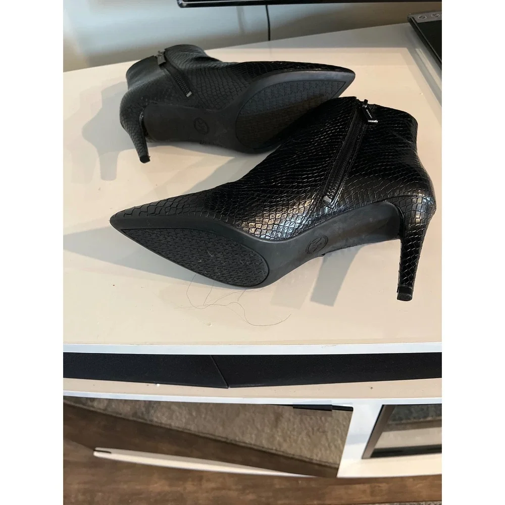 Michael Kors Black Snakeskin Embossed Pointed Toe Stiletto Ankle Boots Booties